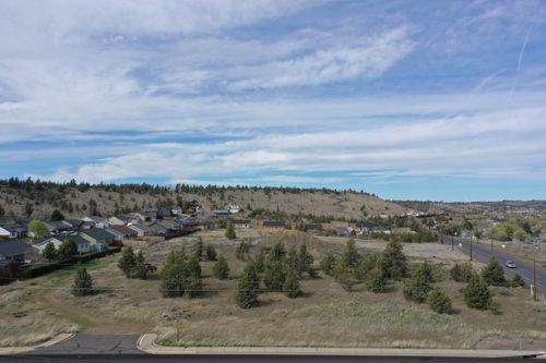 t500-0 Sw Belmont Ln, Madras, OR, 97741 | Card Image