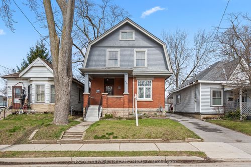 978 Hackett St, London, ON, N5Z1M2 | Card Image