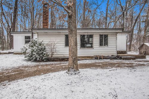 917 54th St, Pullman, MI, 49450-9724 | Card Image