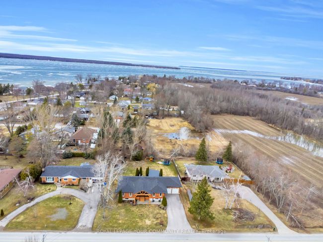 318 Duclos Point Rd, House other with 5 bedrooms, 3 bathrooms and 4 parking in Pefferlaw ON | Image 4