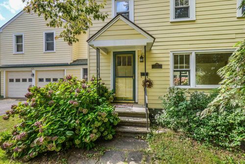 30 Violet Pl, Rhinebeck, NY, 12572-1622 | Card Image