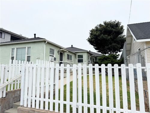 1042 W 7th St, San Pedro, CA, 90731-2928 | Card Image