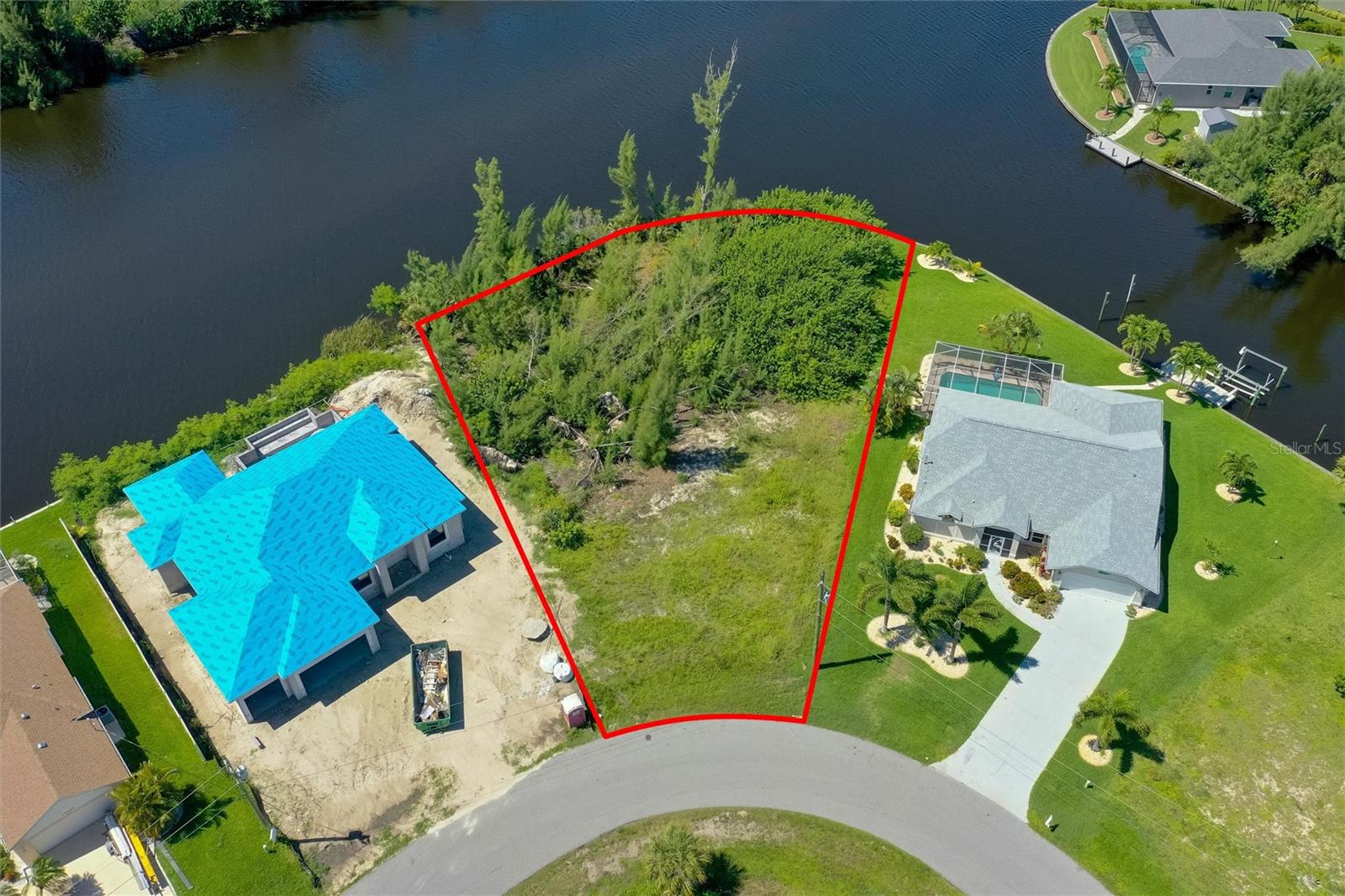 Land in PORT CHARLOTTE 4