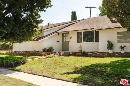11530 Swinton Ave, Granada Hills, CA, 91344-3047 | Card Image