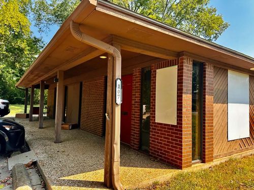 107 E Colorado St, Palestine, TX, 75801-5009 | Card Image