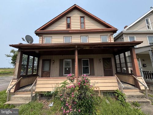 879-877 S 2nd St, Sunbury, PA, 17801-3304 | Card Image