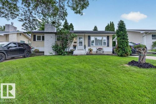 17 Starling Dr, House with 4 bedrooms, 2 bathrooms and null parking in Sherwood Park AB | Card Image