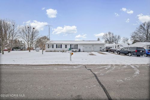 12570 W Axline St, Fostoria, OH, 44830-2510 | Card Image