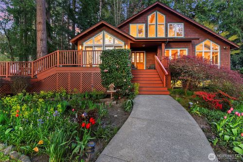 15068 Komedal Road Ne, Bainbridge Island, WA, 98110 | Card Image