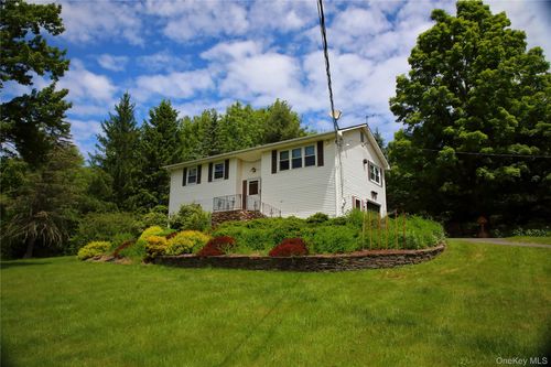 34 Old Rd, Windham, NY, 12496-5428 | Card Image