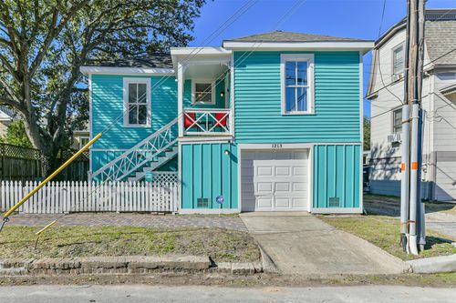 1213 18th St, Galveston, TX, 77550-6015 | Card Image