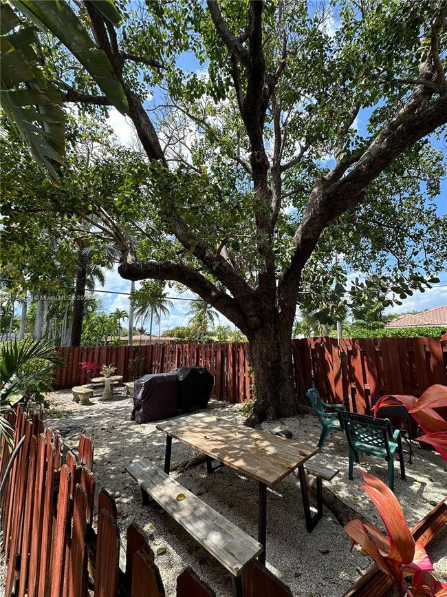 APT-1 - 530 Ne 15 Th Ct, Condo with 2 bedrooms, 1 bathrooms and null parking in Fort Lauderdale FL | Image 20