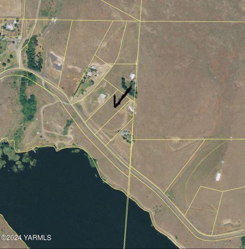 16145 N Wenas Rd, Selah, WA, 98942-9186 | Card Image