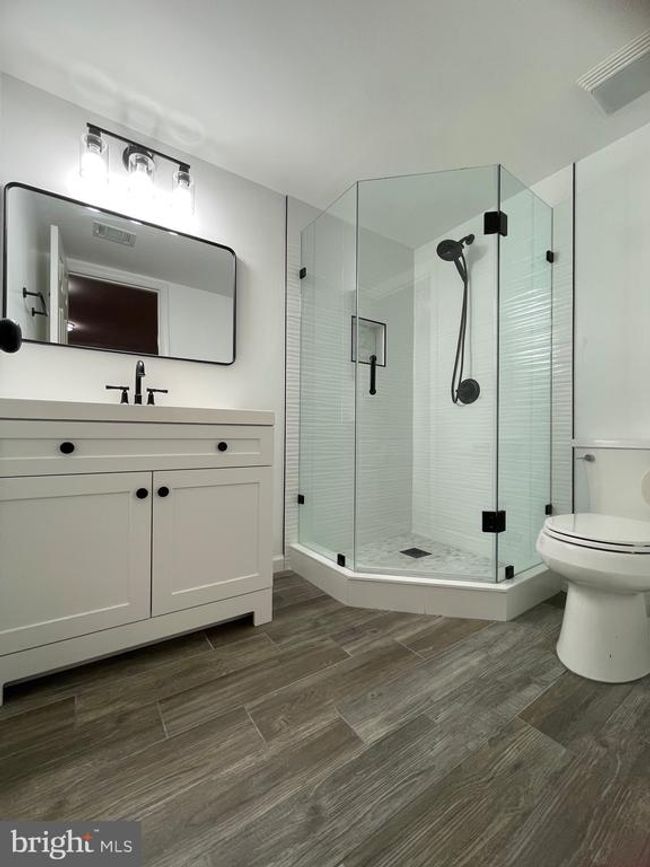 20121 Hardwood Ter, Townhouse with 3 bedrooms, 4 bathrooms and null parking in ASHBURN VA | Image 20