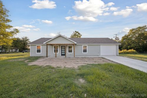 706 S Chickasaw Ave, Okmulgee, OK, 74447-6363 | Card Image