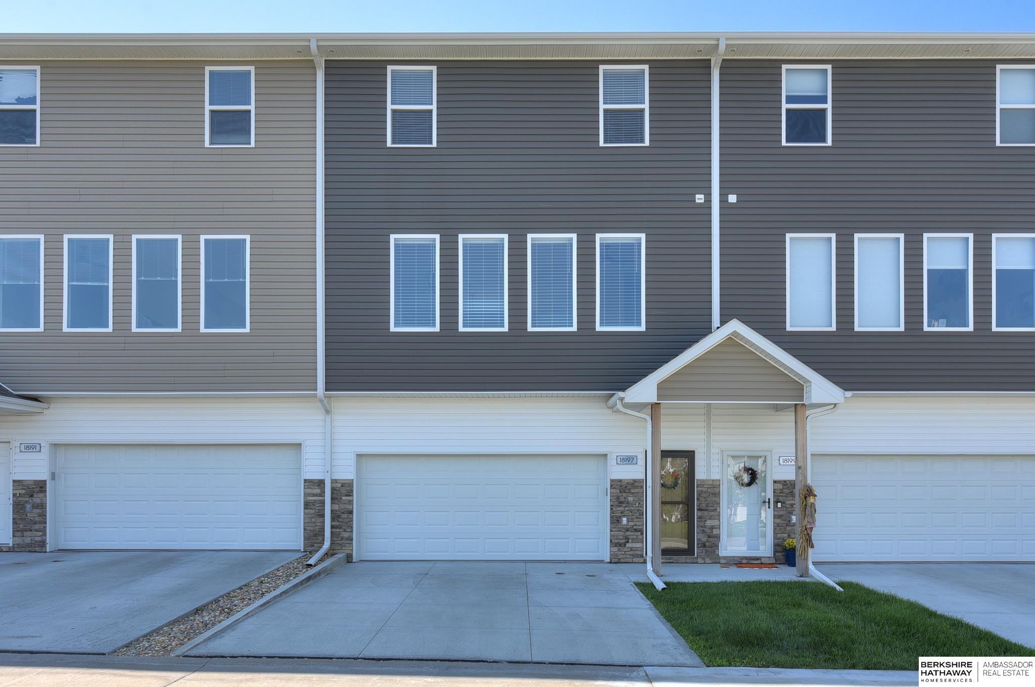 Polk Ct, Omaha, NE 68135