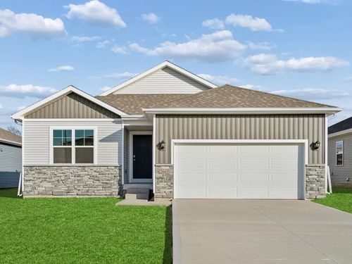 2779 Cecelia Drive, Hiawatha, IA, 52233 | Card Image