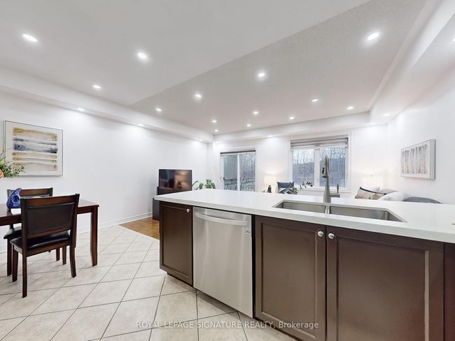 321 Bussel Cres, House attached with 3 bedrooms, 3 bathrooms and 2 parking in Milton ON | Image 12