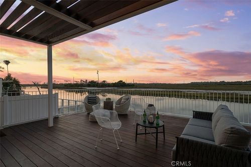 207 Canal St, Newport Beach, CA, 92663-1843 | Card Image