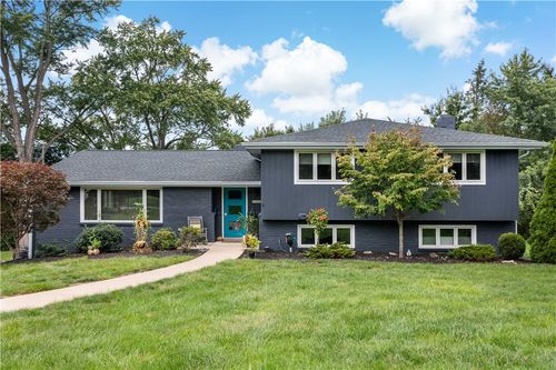 2640 Thorntree Dr, Upper St. Clair, PA, 15241-2966 | Card Image