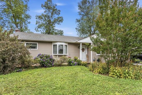 5 Wexford Street, Huntington, NY, 11743 | Card Image