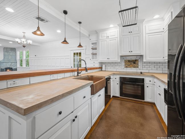 671 Cypress Pass Rd, House other with 3 bedrooms, 2 bathrooms and null parking in Spring Branch TX | Image 4