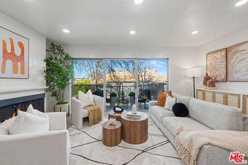 apt-203-14850 Hesby St, Sherman Oaks, CA, 91403-6204 | Card Image