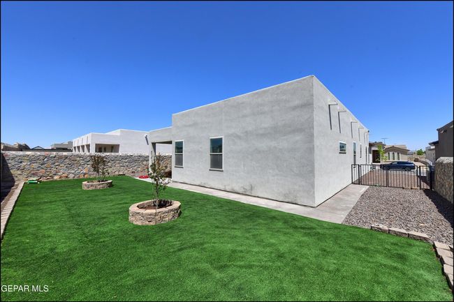 BACKYARD | Image 31