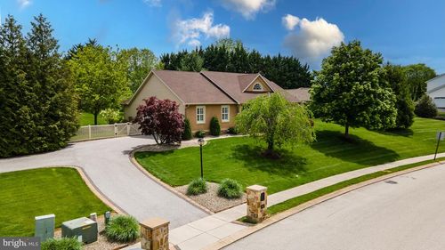 1222 Brian Ln, HANOVER, PA, 17331-7819 | Card Image