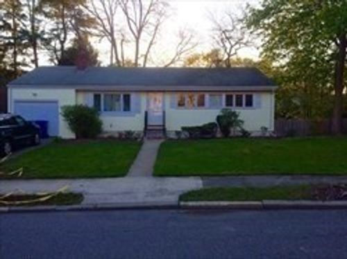 70 Botsford Rd, Chestnut Hill, MA, 02467-3016 | Card Image