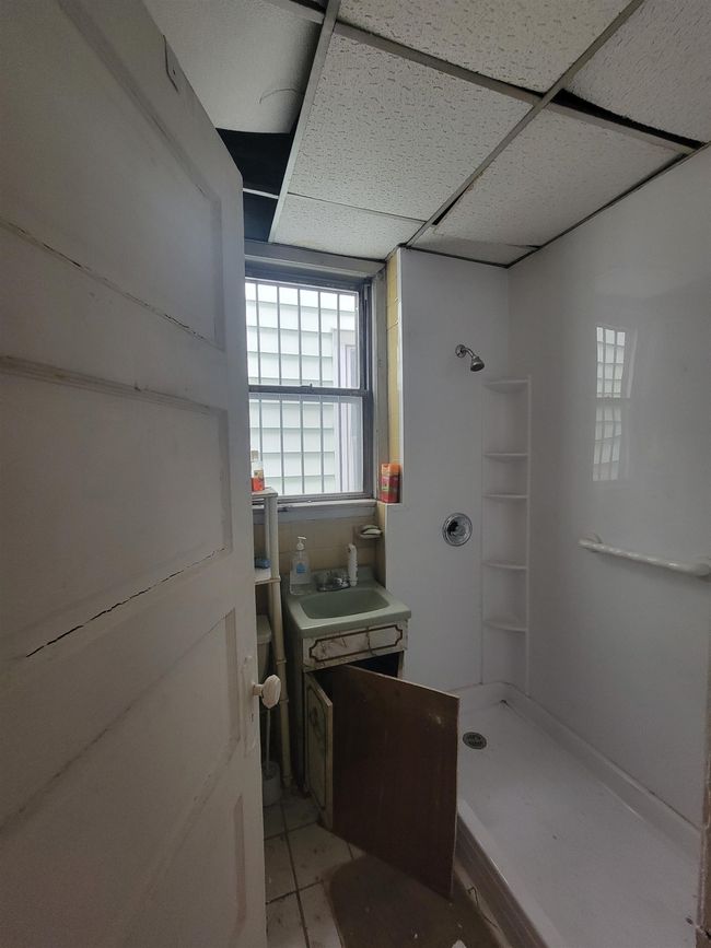 25 Dwight St, Home with 0 bedrooms, 2 bathrooms and null parking in Jersey City NJ | Image 7