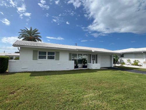 8732 140th Way, SEMINOLE, FL, 33776-2046 | Card Image