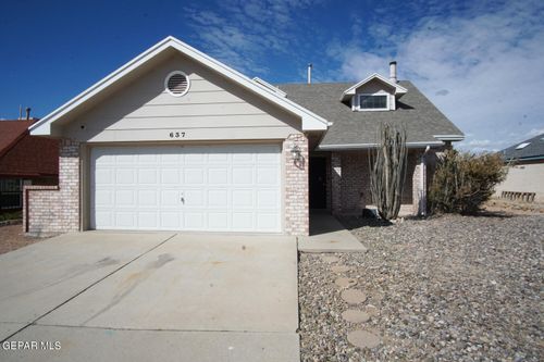 637 Woodcrest Ln, El Paso, TX, 79912-1330 | Card Image