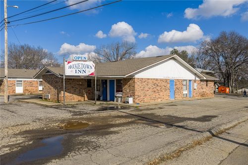 33-320 N Mccandless Ave, Booneville, AR, 72927-3752 | Card Image