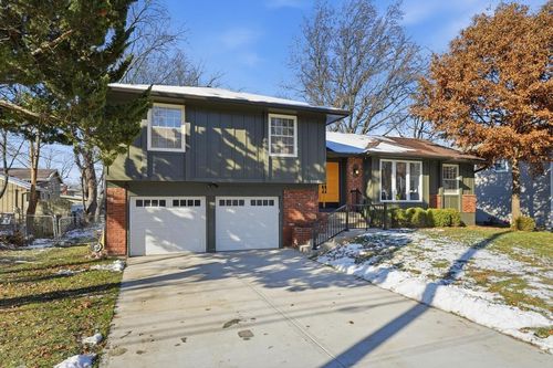 9948 Rosehill Rd, Lenexa, KS, 66215-1756 | Card Image