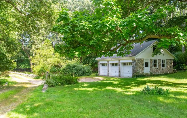 261 Hardig Rd, House other with 3 bedrooms, 2 bathrooms and 6 parking in Warwick RI | Image 23