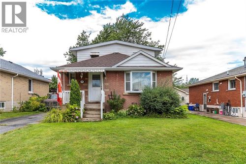 330 E 15th St, Hamilton, ON, L9A4G5 | Card Image