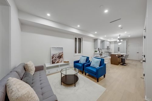 6728 Heather St, Vancouver, BC, V6P3P4 | Card Image