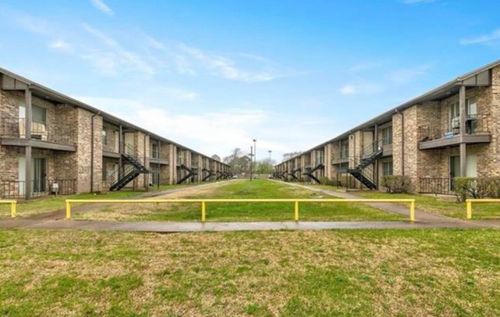 4165 Crow Rd, Beaumont, TX, 77706-7062 | Card Image