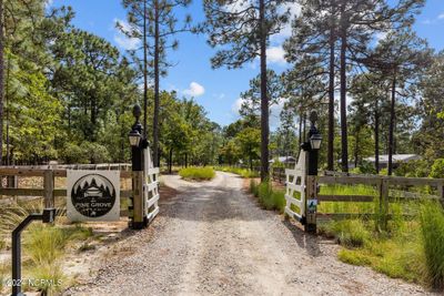 Gated entrance | Image 2