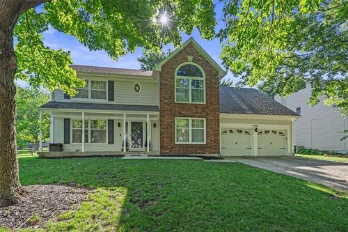8443 Mettee St, Lenexa, KS, 66219-2074 | Card Image
