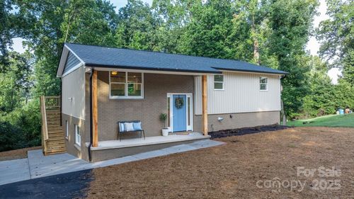 5626 Mountainside Ct, Hickory, NC, 28601-9429 | Card Image