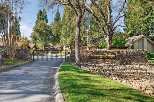 1911 Discovery Village Ln, Gold River, CA, 95670-3061 | Card Image