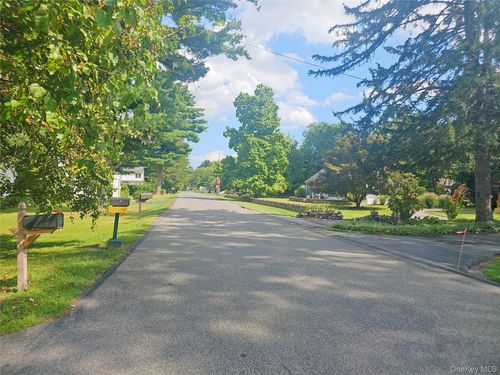 15 Waring Rd, Newburgh, NY, 12550-2641 | Card Image