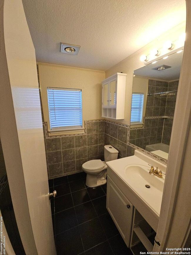 10105 Trappers Rdg, House other with 3 bedrooms, 2 bathrooms and null parking in Converse TX | Image 10