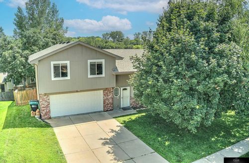 8225 Clay St, Omaha, NE, 68122-2278 | Card Image