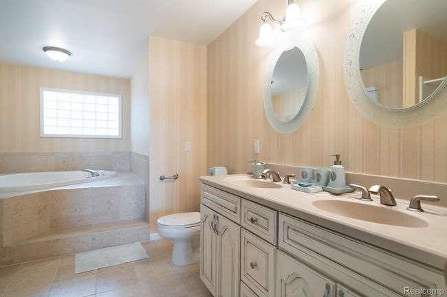 Primary Bath | Image 17