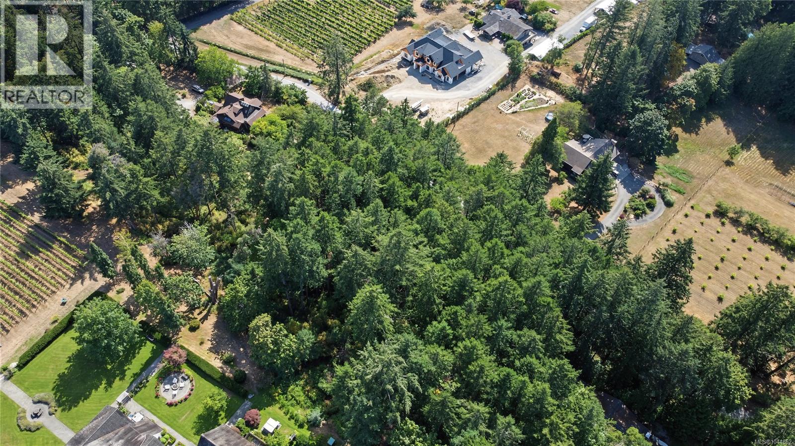 Land in Saanich 2
