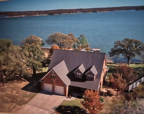 202 Storey Rd, Nocona, TX, 76255-6996 | Card Image