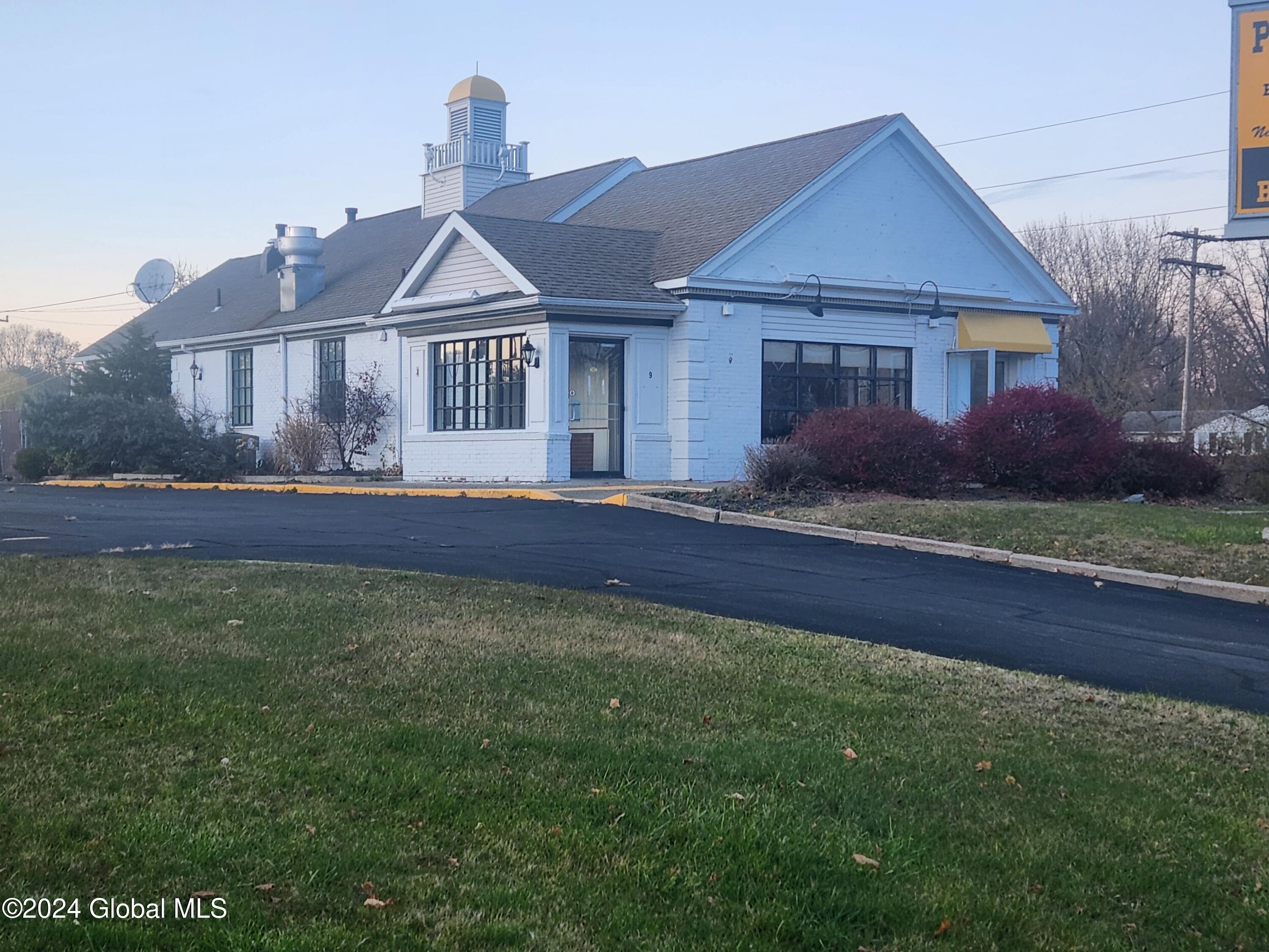 9 Troy Rd, East Greenbush, NY 12061